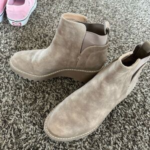 Women's Tan Ankle Boots